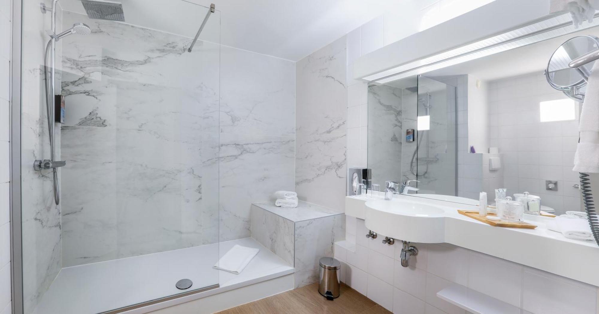 Hotel Quartier Latin Marche-en-Famenne Luaran gambar